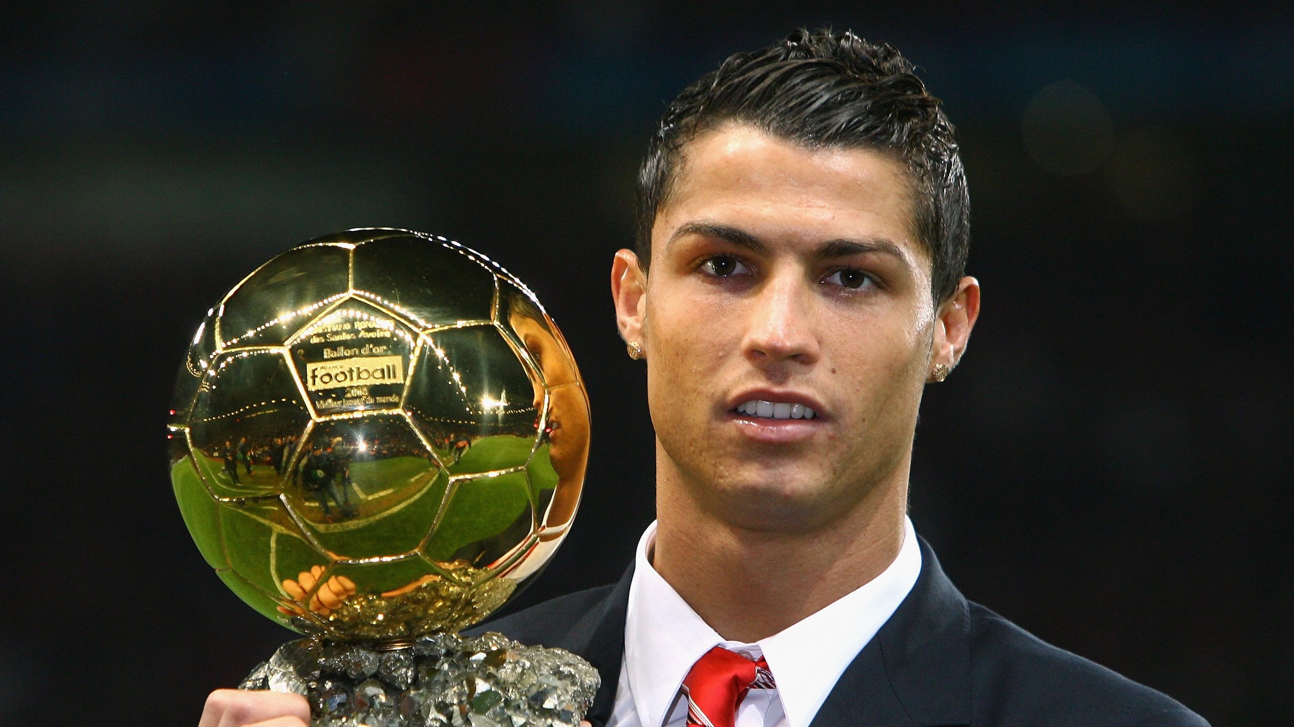 开云体育登入-利物浦报价万镑求购国际米兰射手马丁内斯，利物浦前锋马内是哪国的